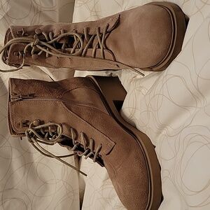 AEROSOLES Tan Suede Ankle Boots